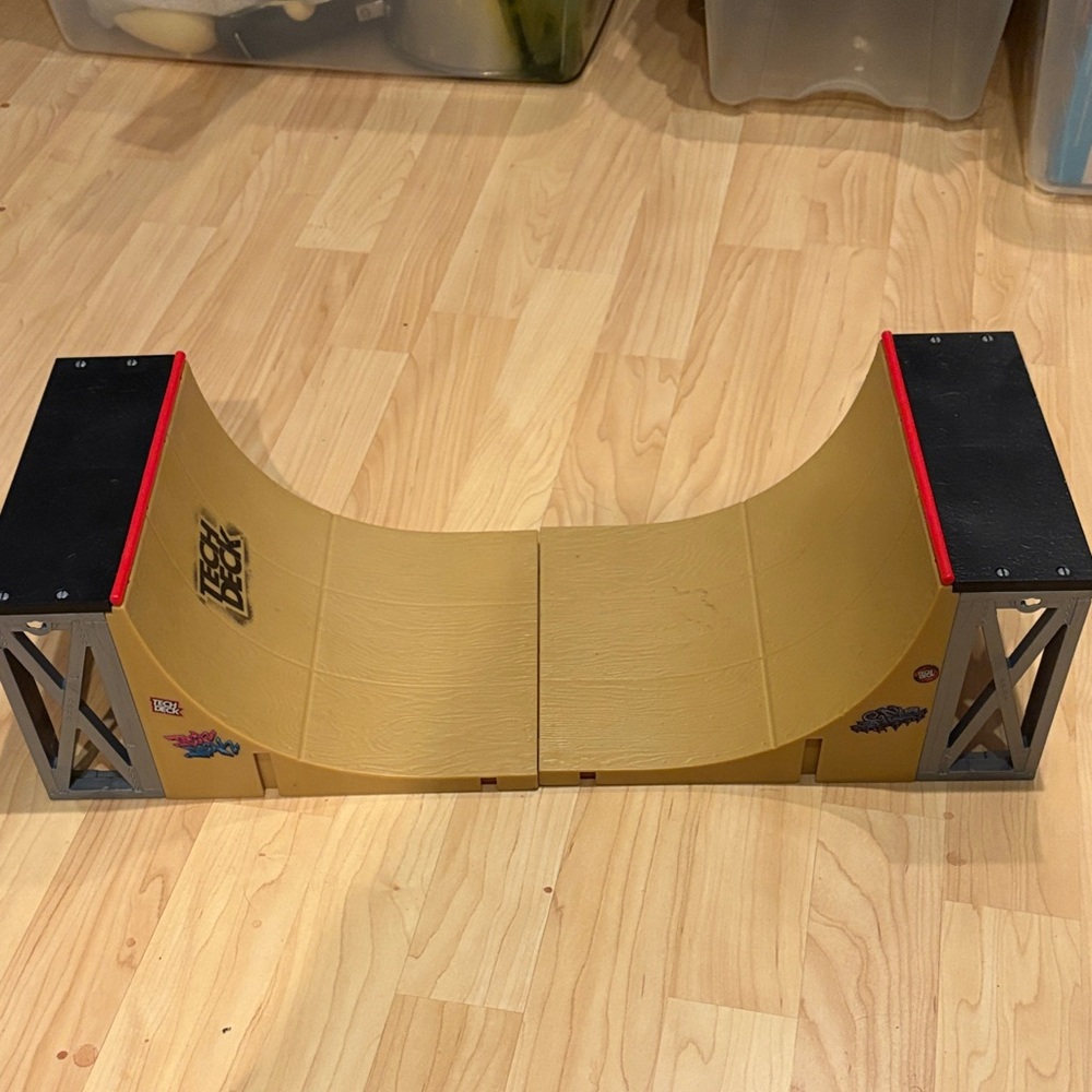 Tech Deck 20” Half Pipe Mini Skate Ramp